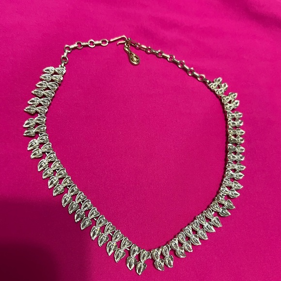 Vintage - Coro  Silver Tone -Neclkace - Picture 13 of 13